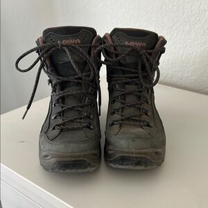 LOWA RENEGADE GTX  MID WS HIKING BOOTS SIZE:USL9
